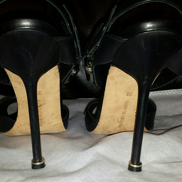 Manolo Buckle Sandal ***Runs Small*** - Picture 5 of 7